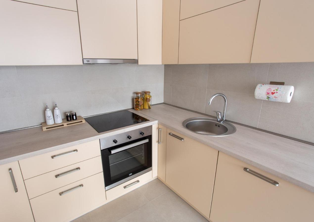 Lina - Pg, Moraca River Apartment Podgorica Eksteriør billede